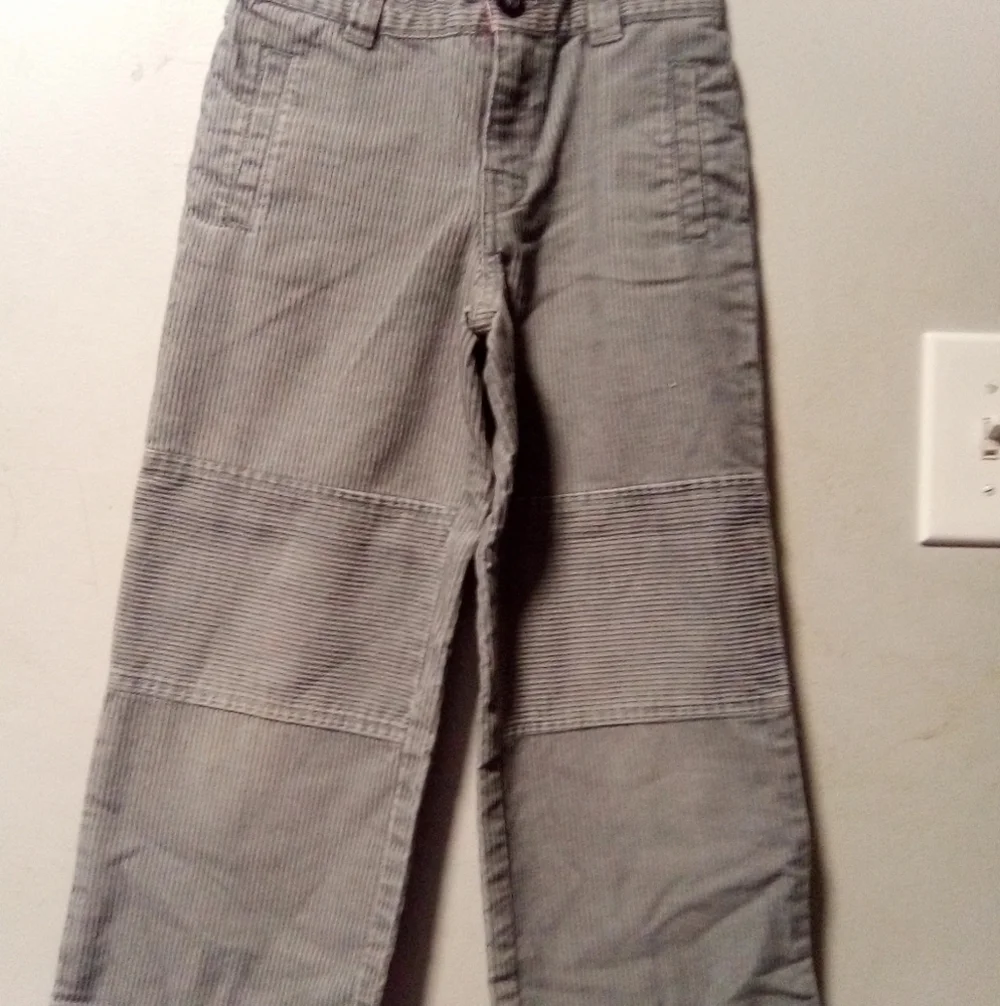 GYMBOREE boys gray corduroy pants. Size 5.